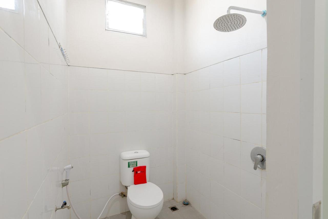 Reddoorz Plus Syariah @ Raya Nginden 2 Surabaya Ngoại thất bức ảnh
