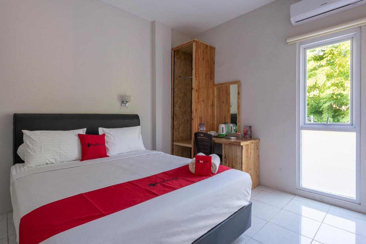 Reddoorz Plus Syariah @ Raya Nginden 2 Surabaya Ngoại thất bức ảnh