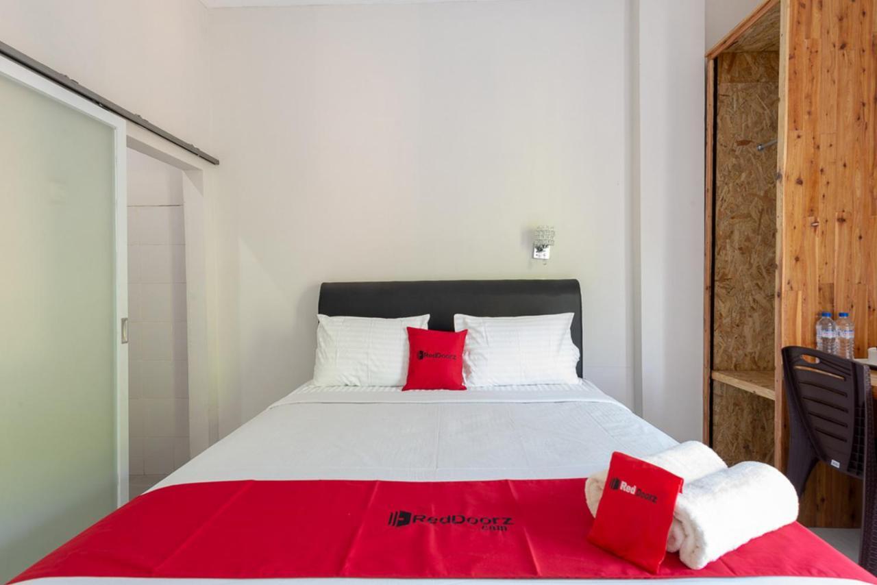 Reddoorz Plus Syariah @ Raya Nginden 2 Surabaya Ngoại thất bức ảnh