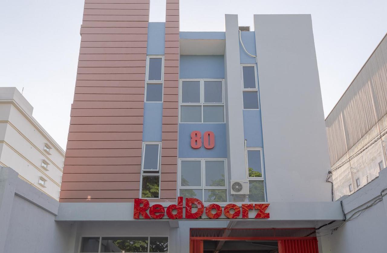 Reddoorz Plus Syariah @ Raya Nginden 2 Surabaya Ngoại thất bức ảnh