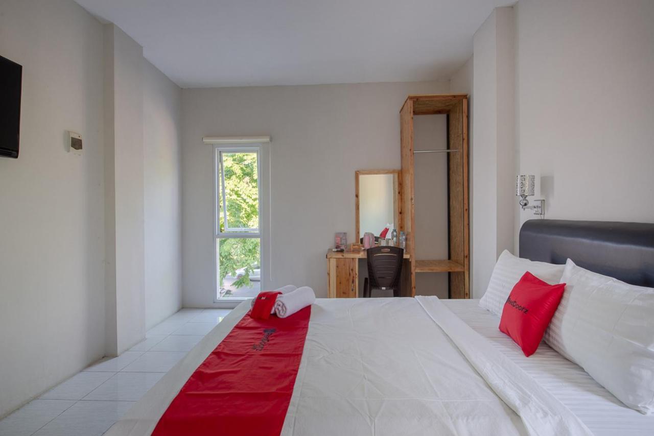 Reddoorz Plus Syariah @ Raya Nginden 2 Surabaya Ngoại thất bức ảnh